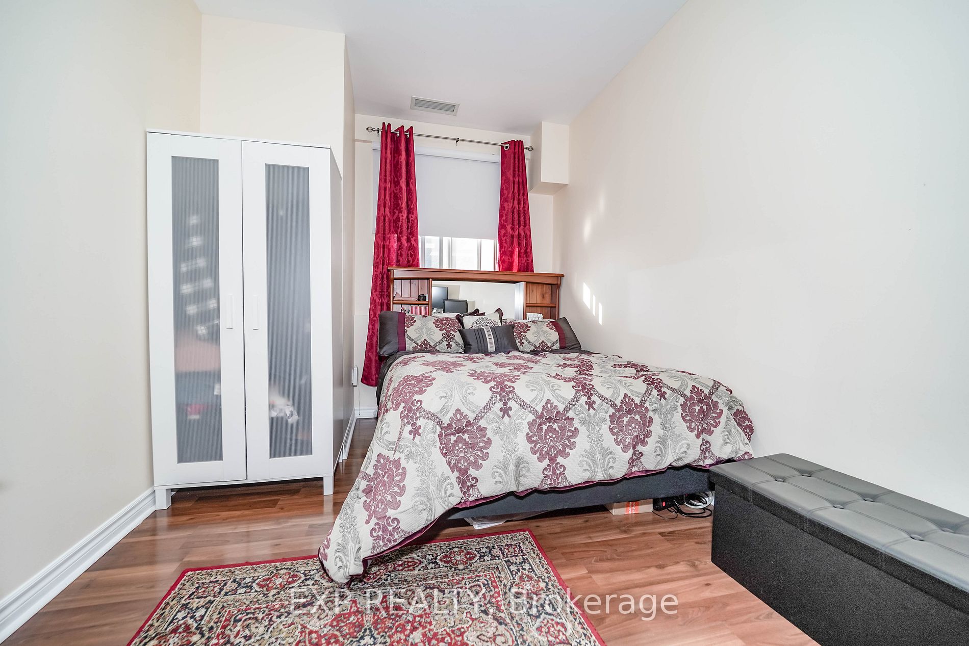 10 Gateway Blvd, #218