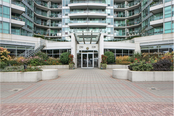 230 Queens Quay W, Toronto
