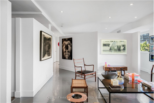 120 Rosedale Valley Rd, Toronto