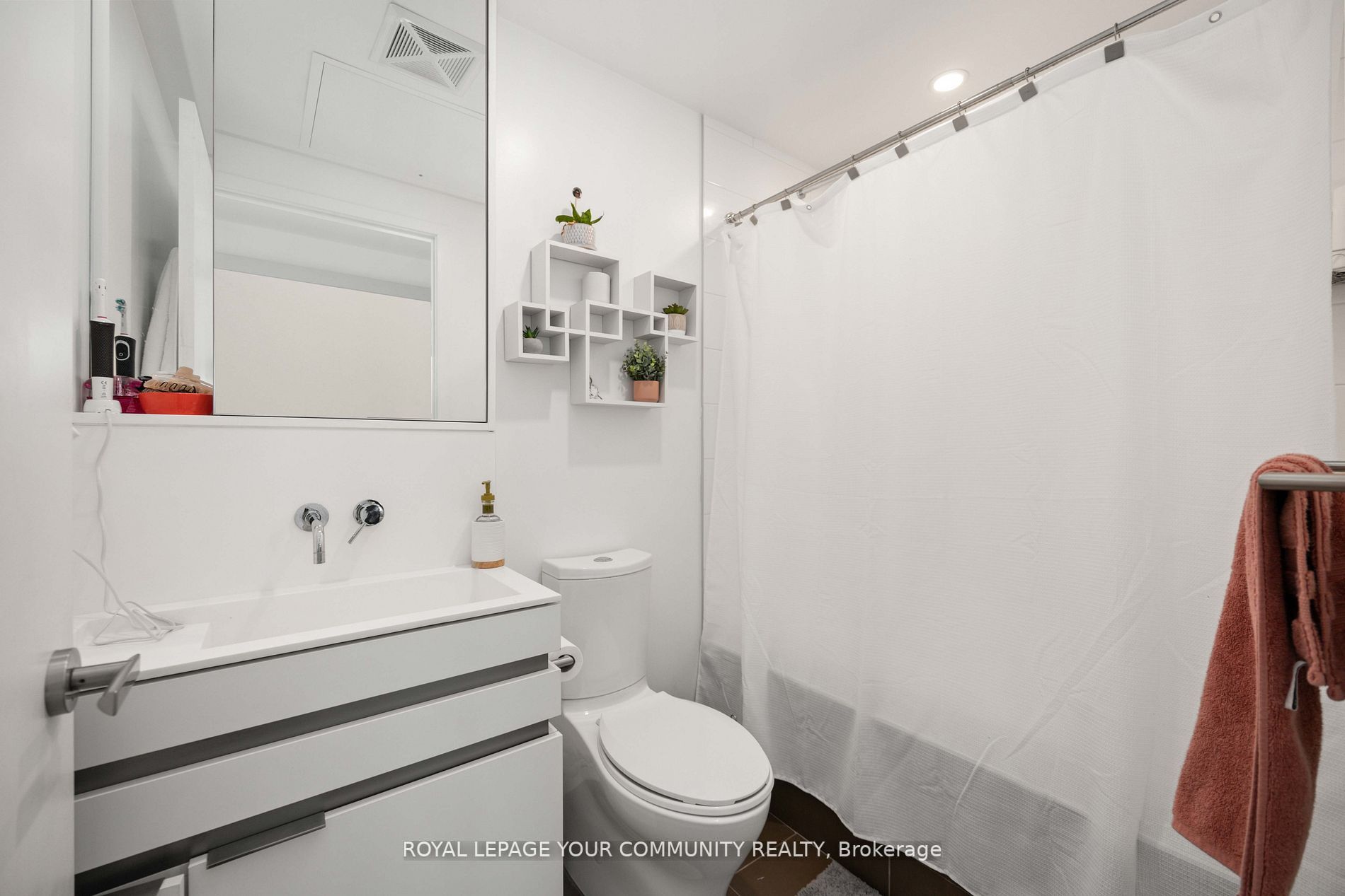 197 Yonge St, #3209