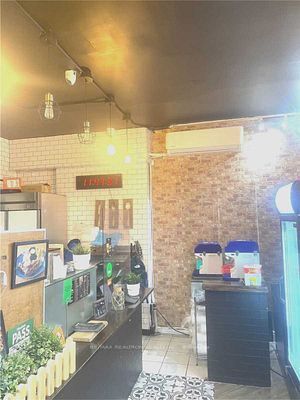 850 Sheppard Ave W