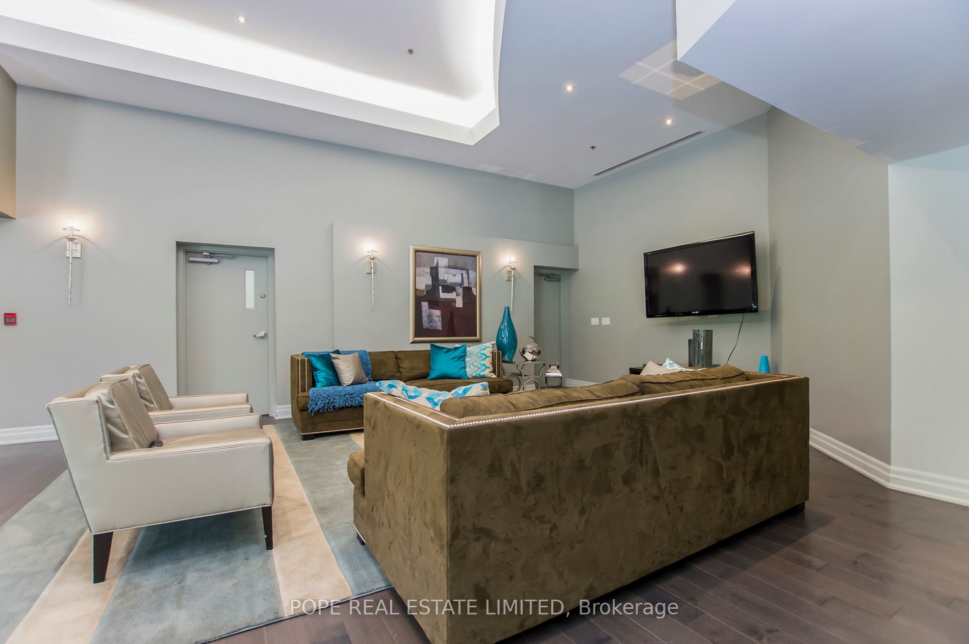 550 Queens Quay W, #505