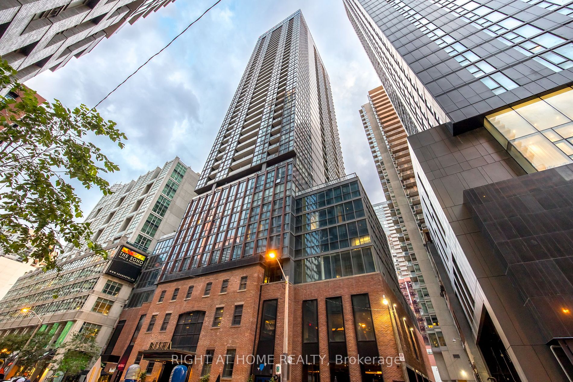 88 Blue Jays Way, #1607