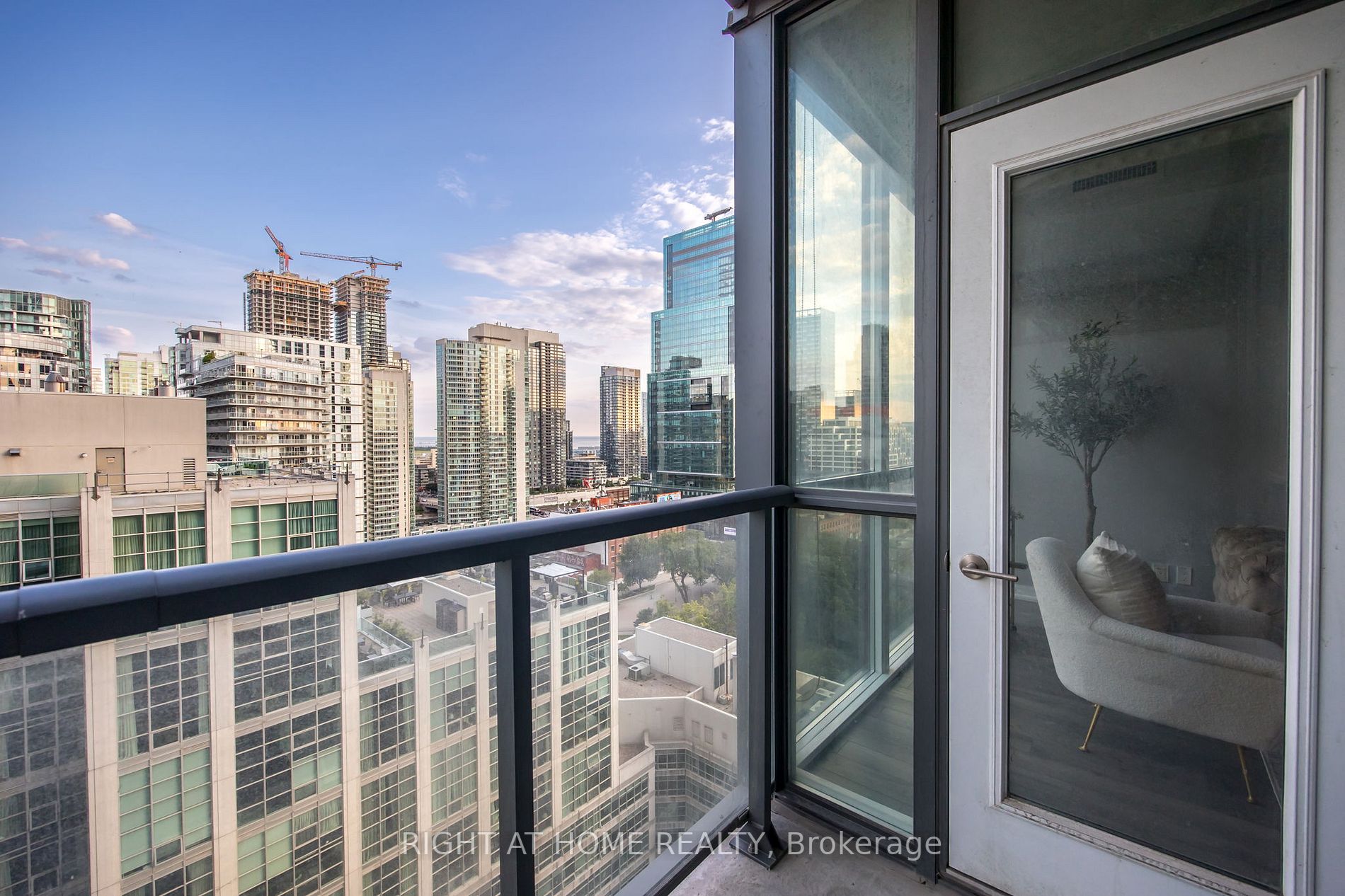 88 Blue Jays Way, #1607