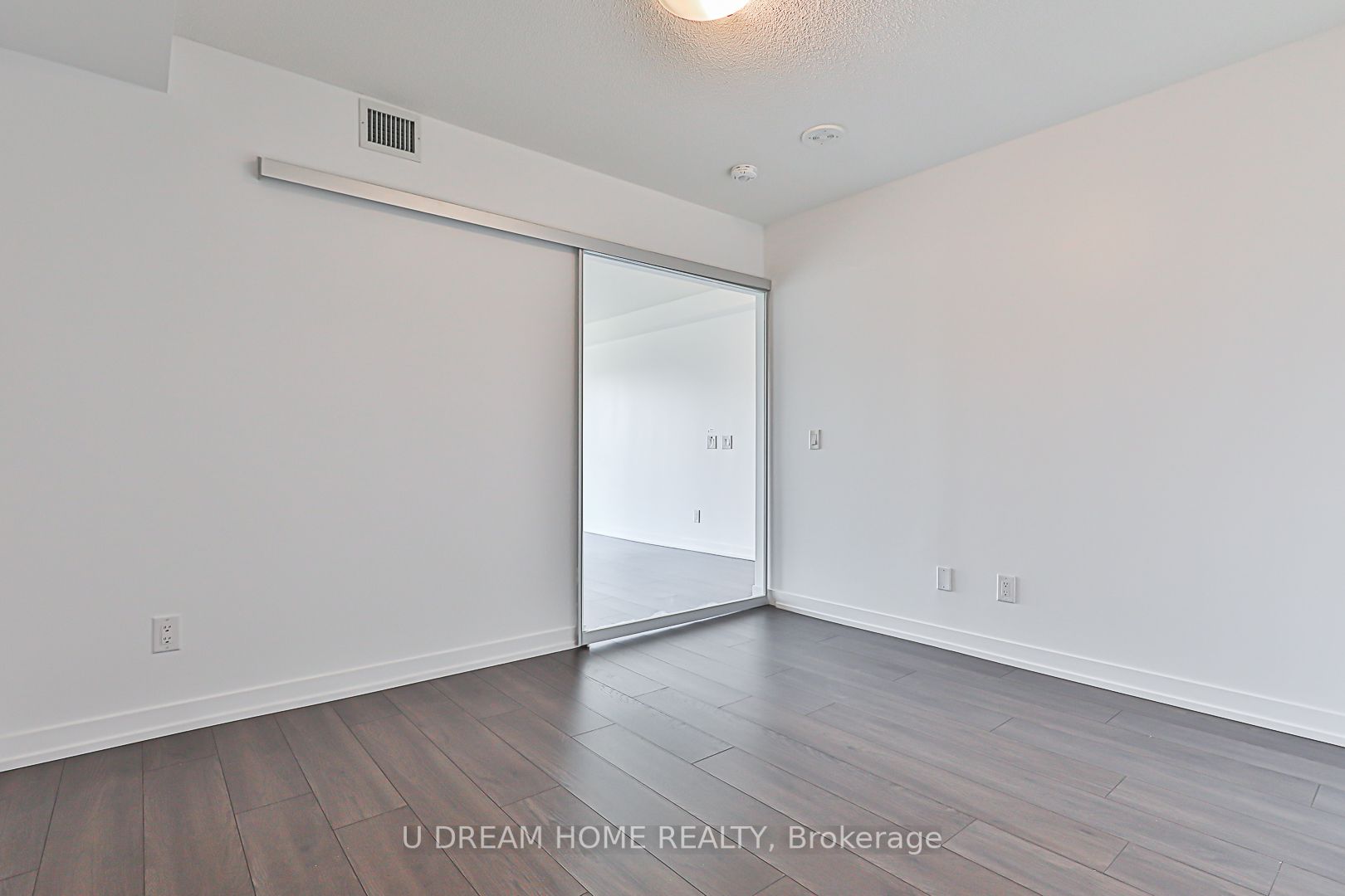 219 Dundas St E, #1201