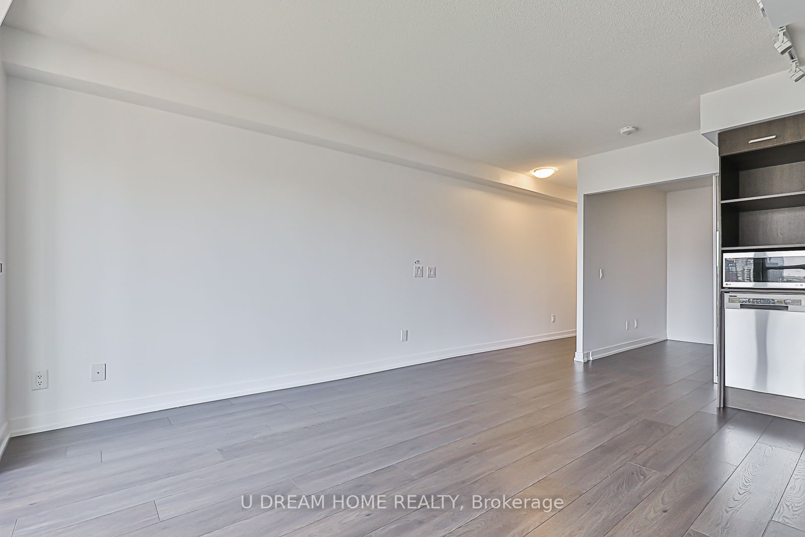 219 Dundas St E, #1201