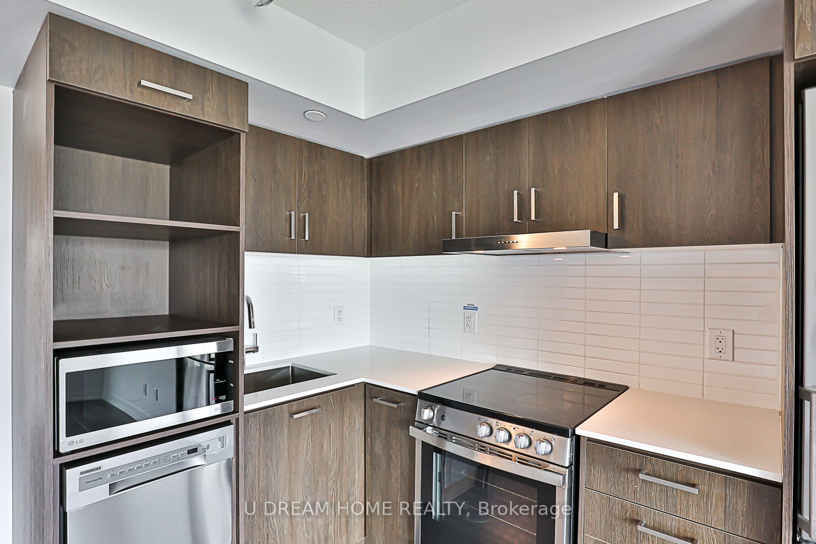 219 Dundas St E, #1201