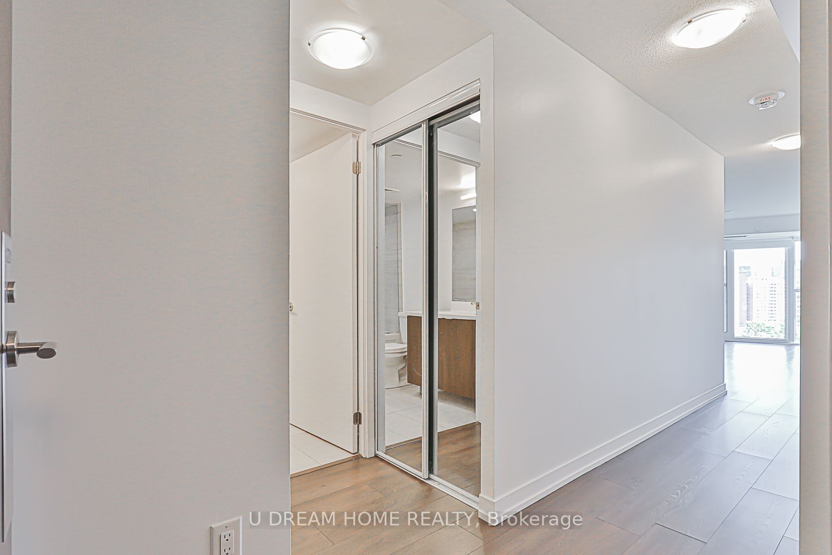 219 Dundas St E, #1201