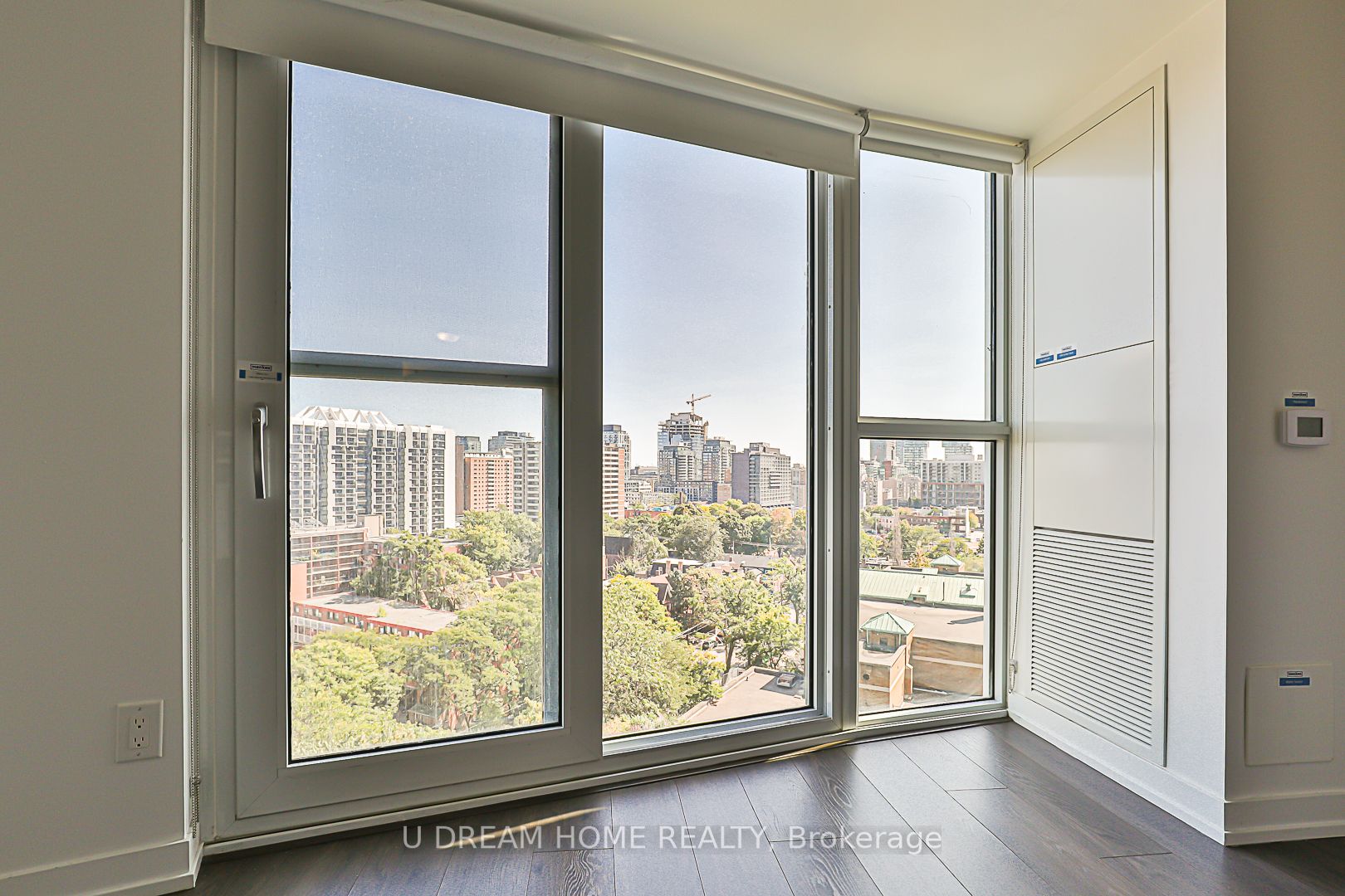219 Dundas St E, #1201