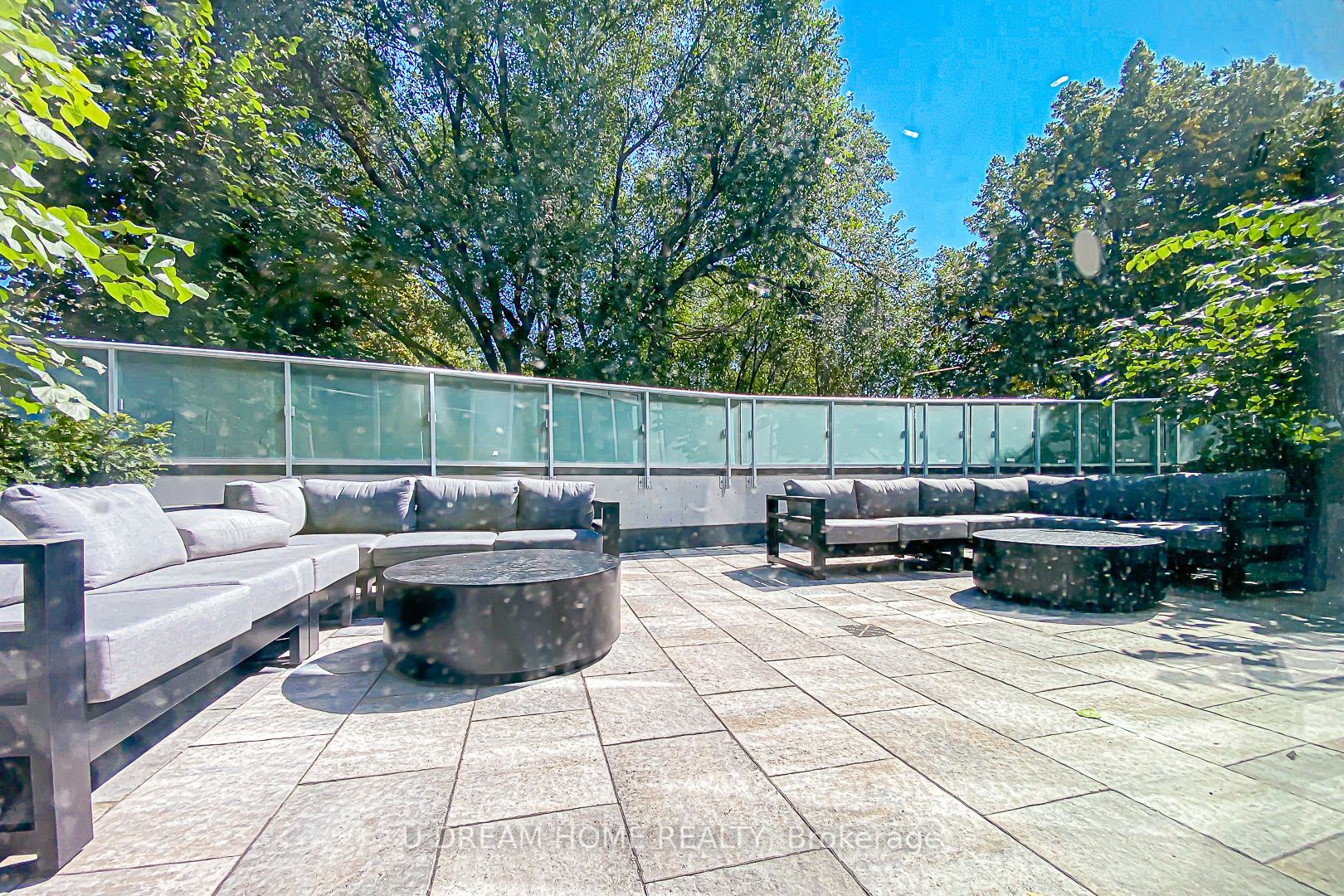 219 Dundas St E, #1201
