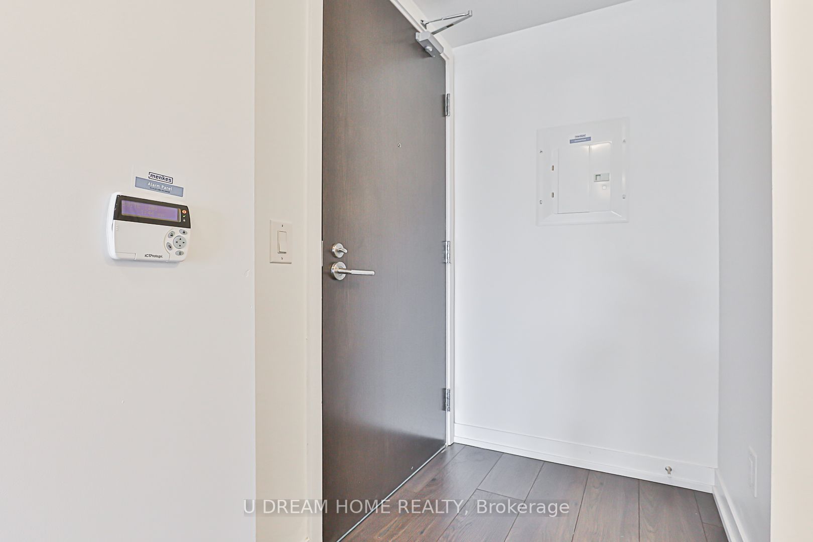 219 Dundas St E, #1201