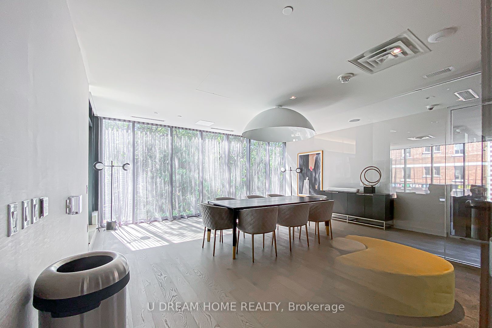 219 Dundas St E, #1201