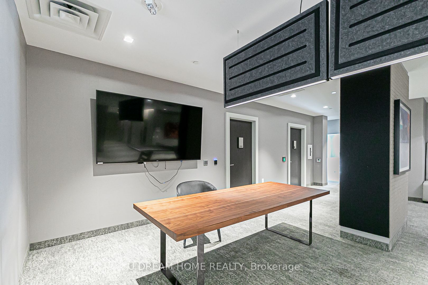219 Dundas St E, #1201