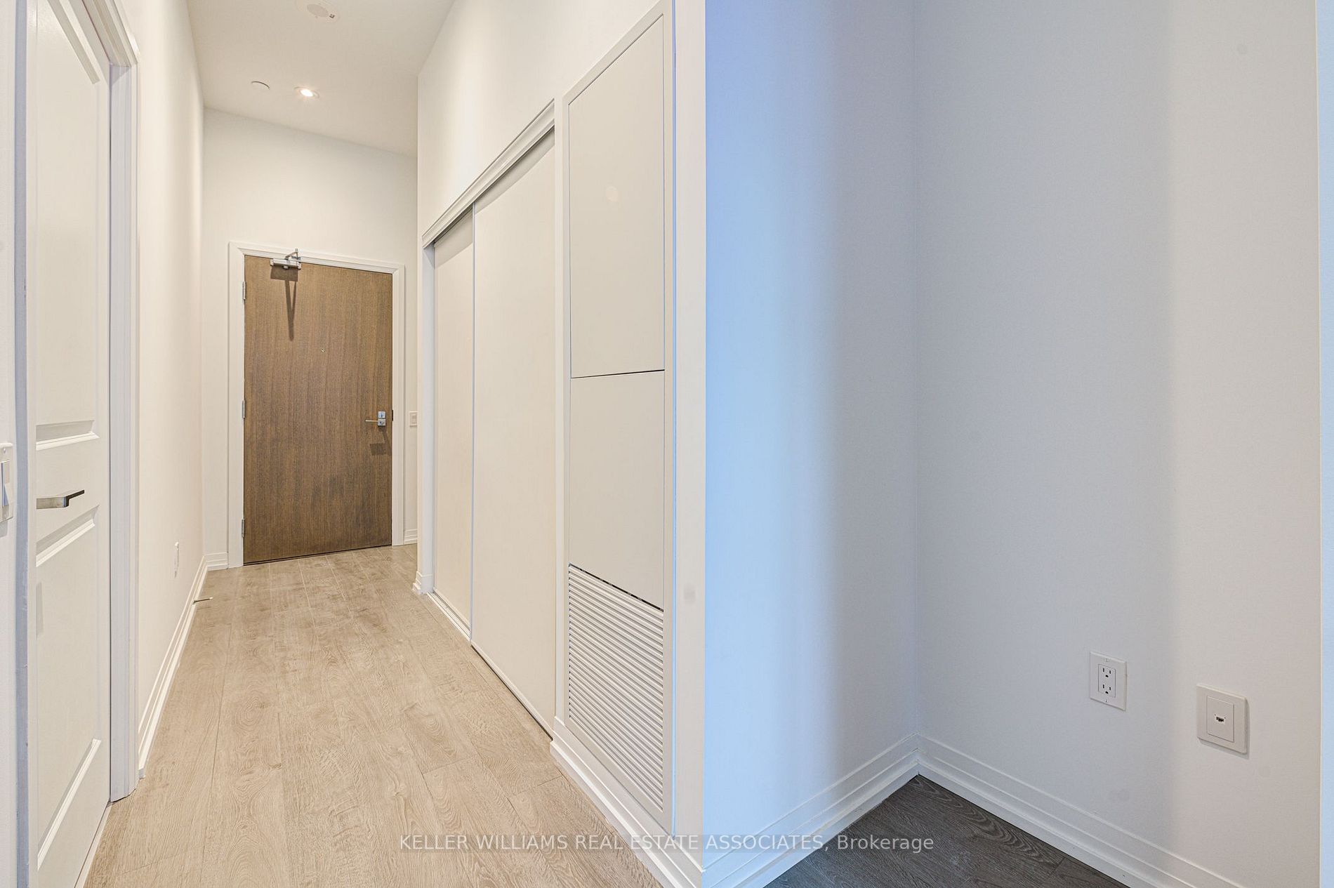 251 Jarvis St, #2001
