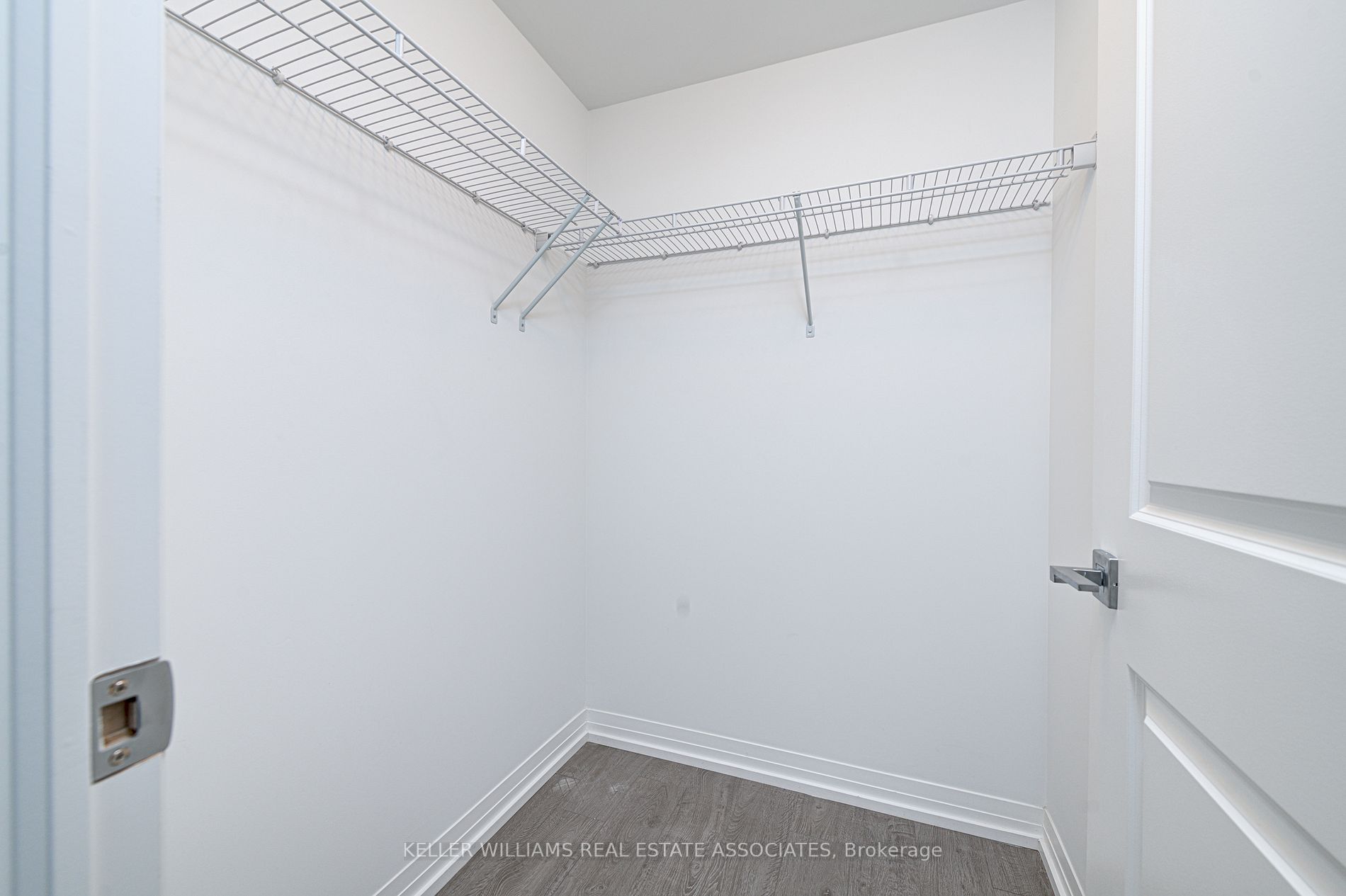 251 Jarvis St, #2001