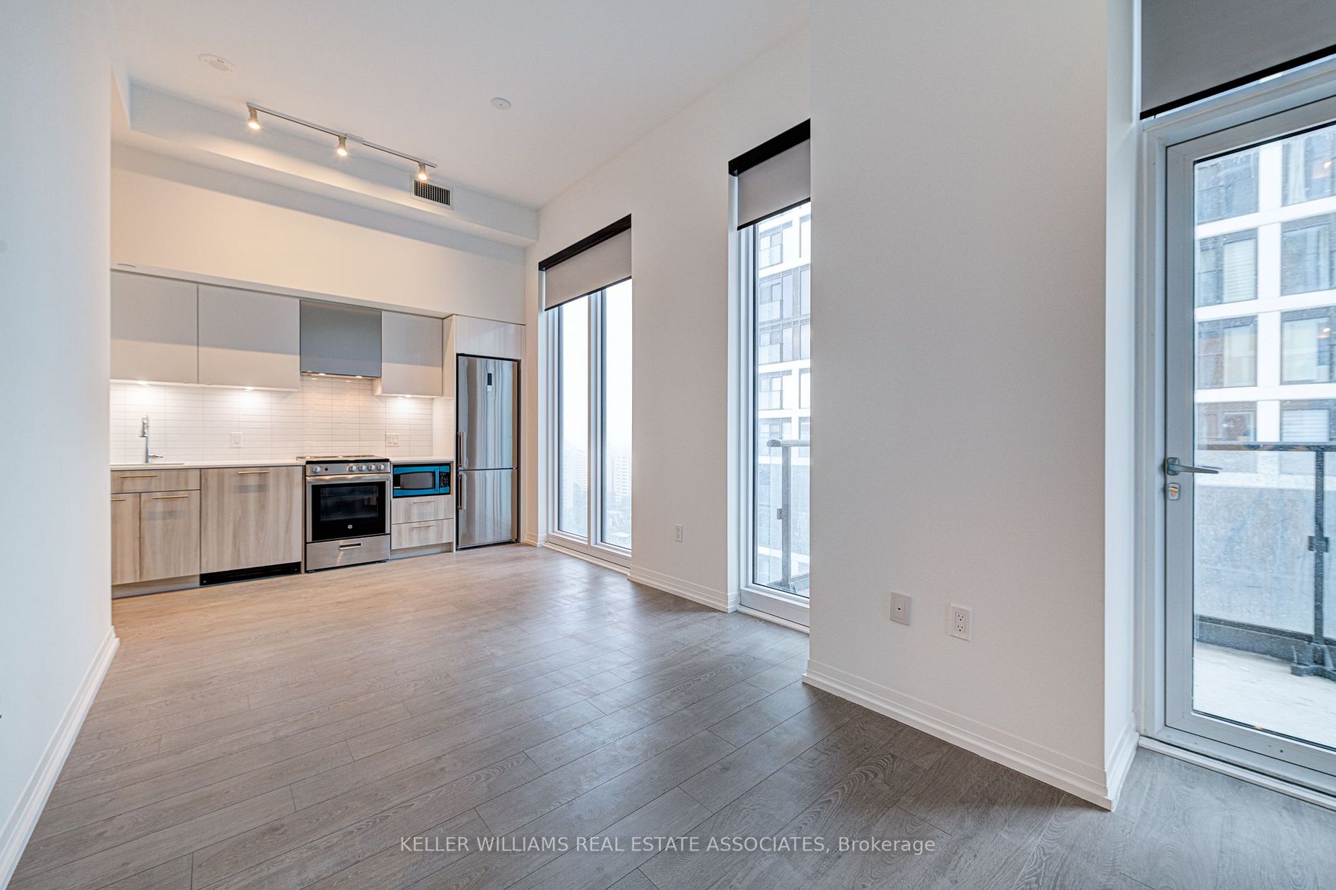 251 Jarvis St, #2001