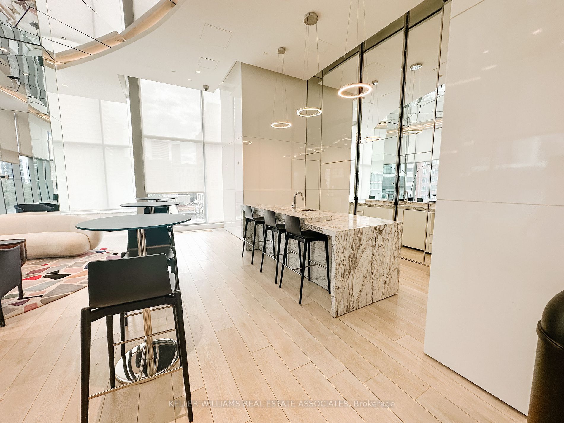251 Jarvis St, #2001