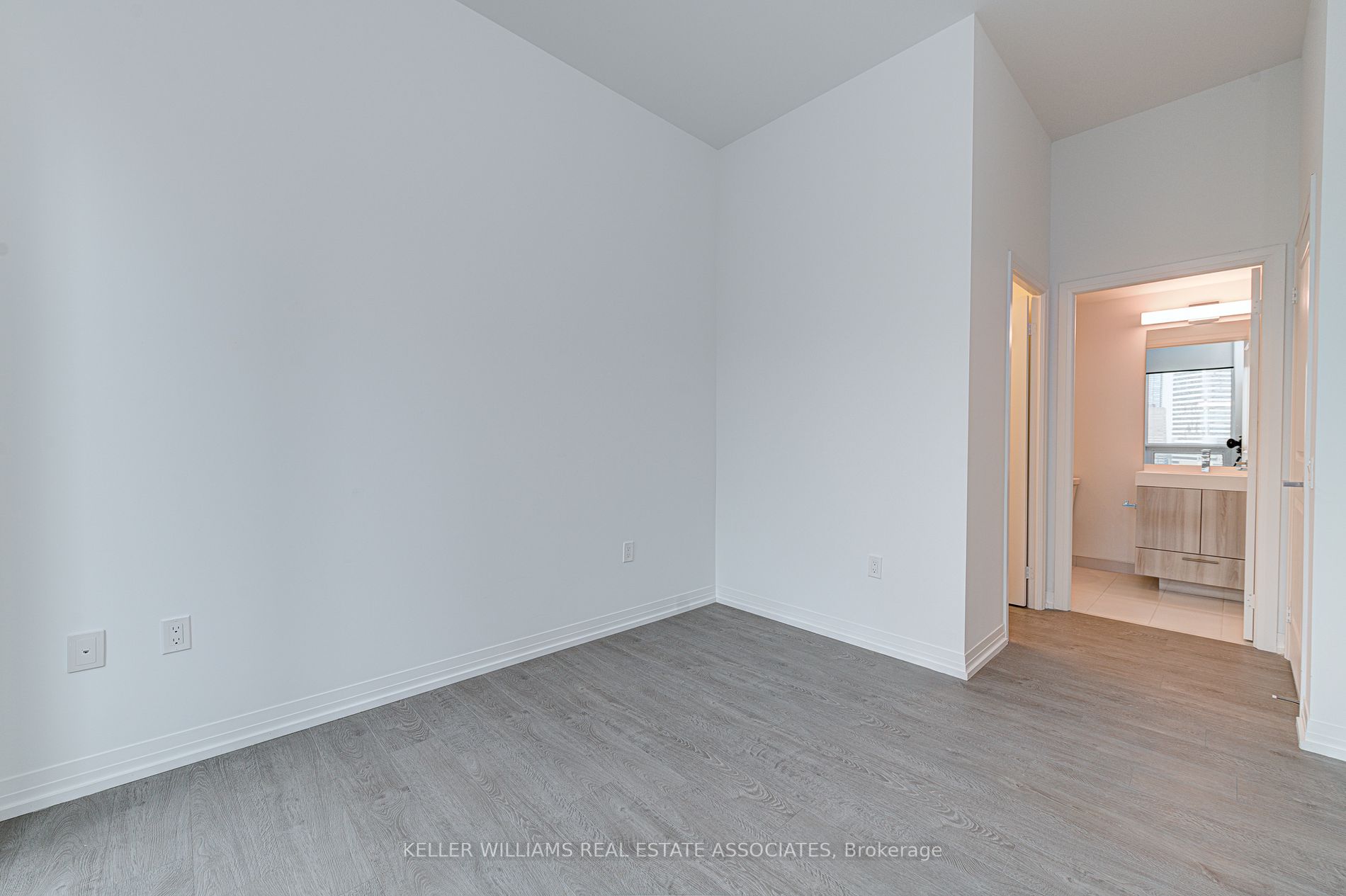 251 Jarvis St, #2001