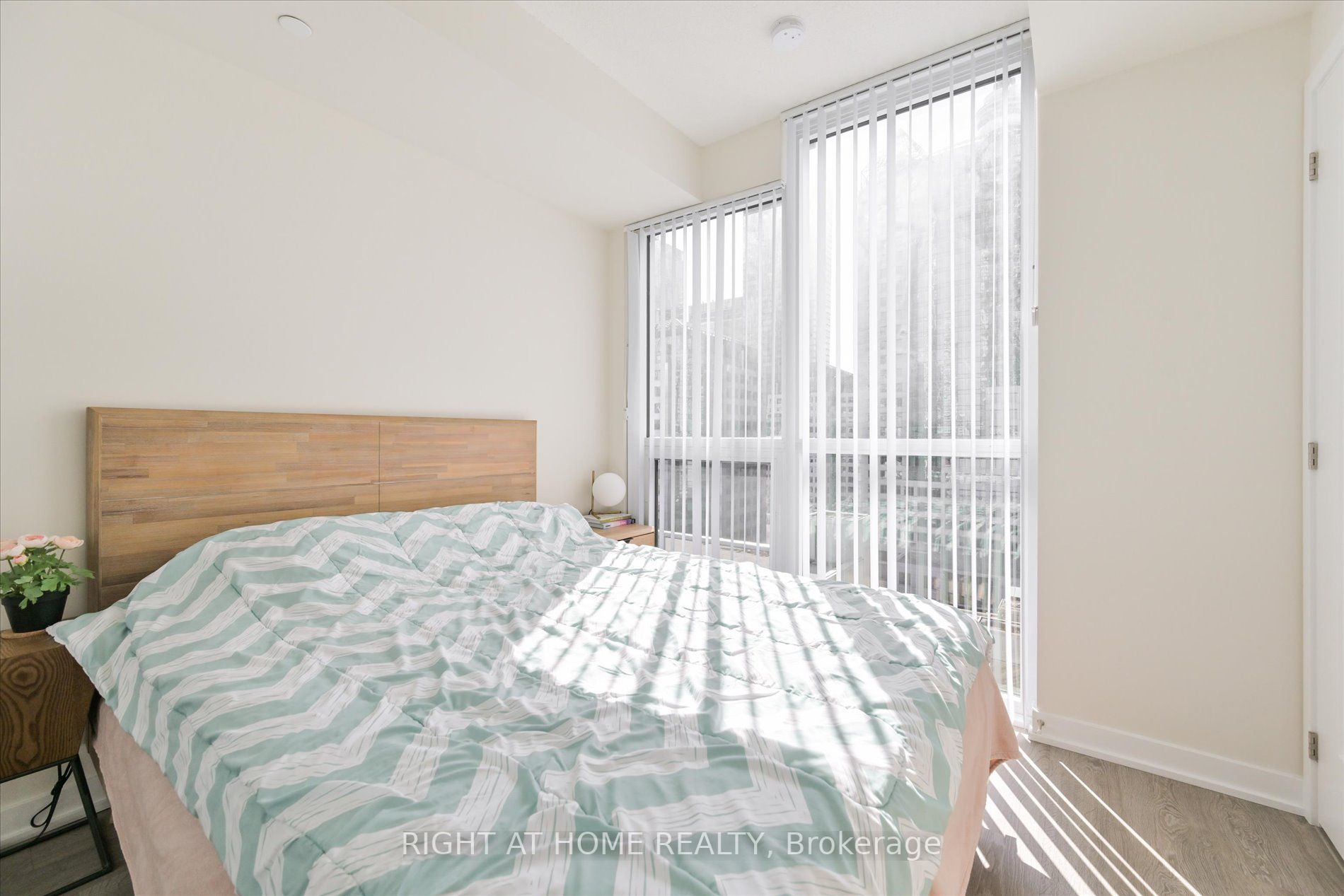 99 John St, #1202