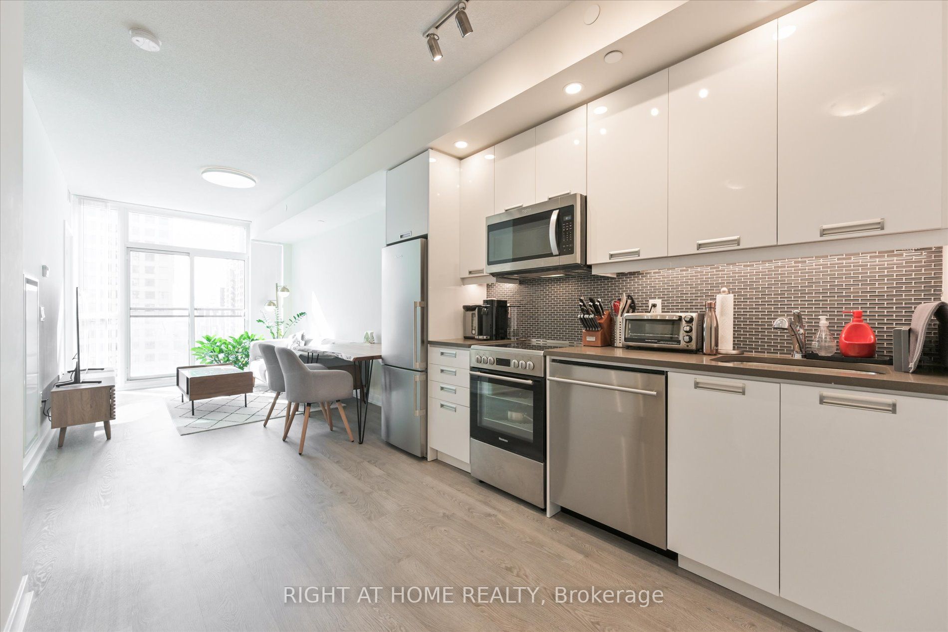 99 John St, #1202