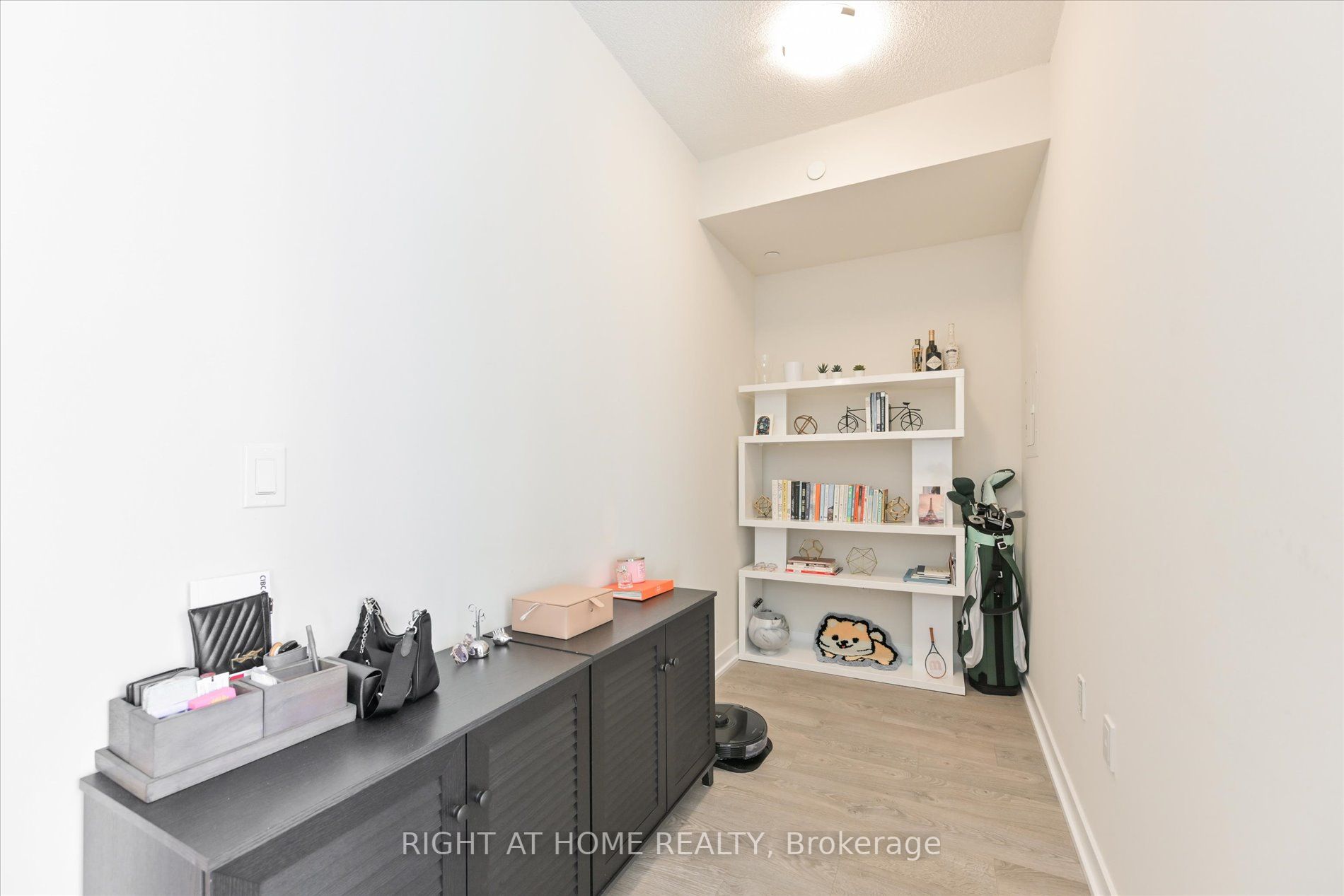 99 John St, #1202