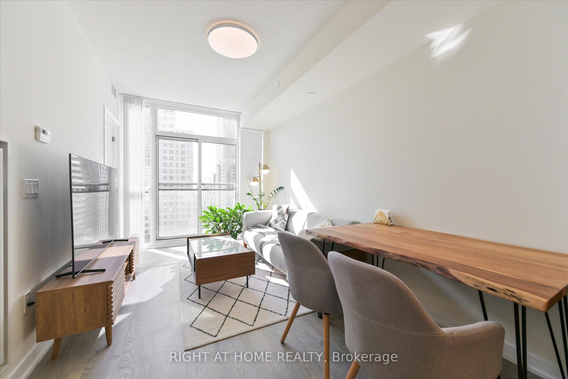 99 John St, #1202