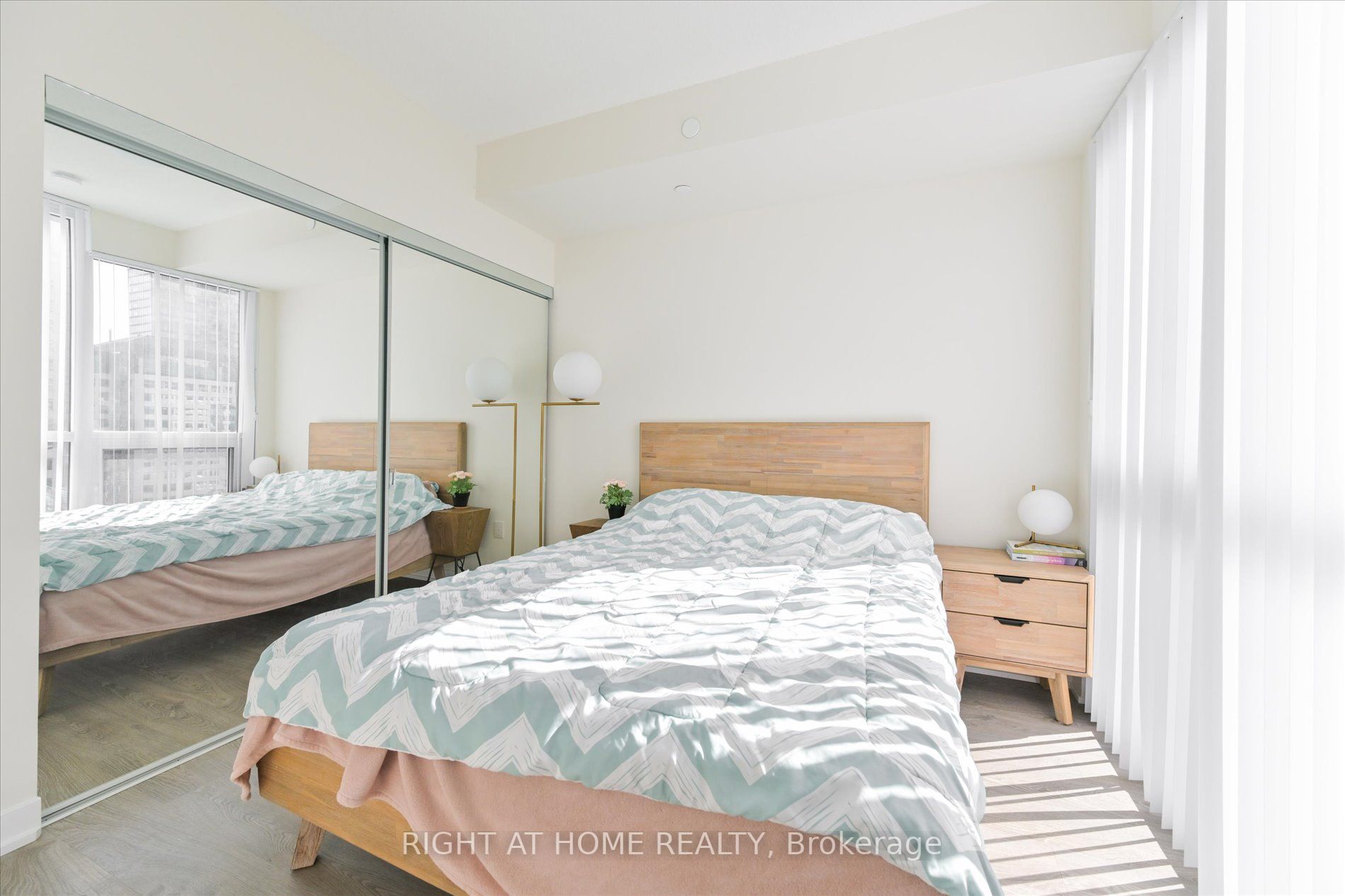 99 John St, #1202