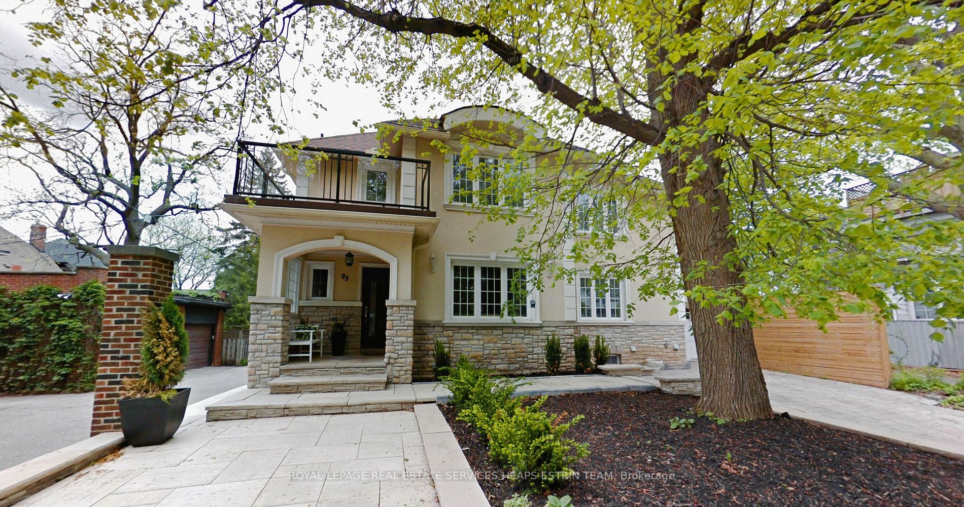 95 Welland Ave