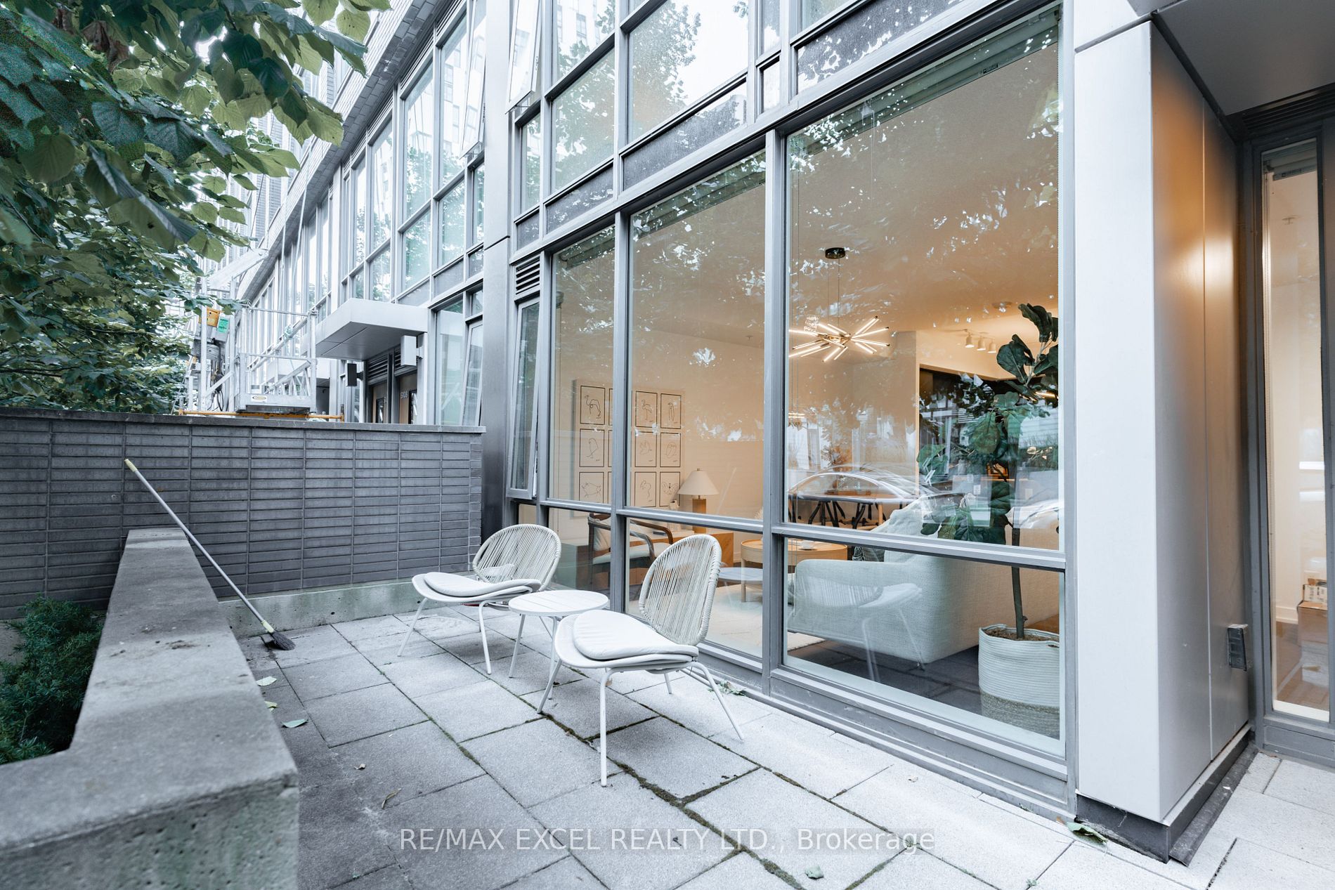 455 Front St E, #S109