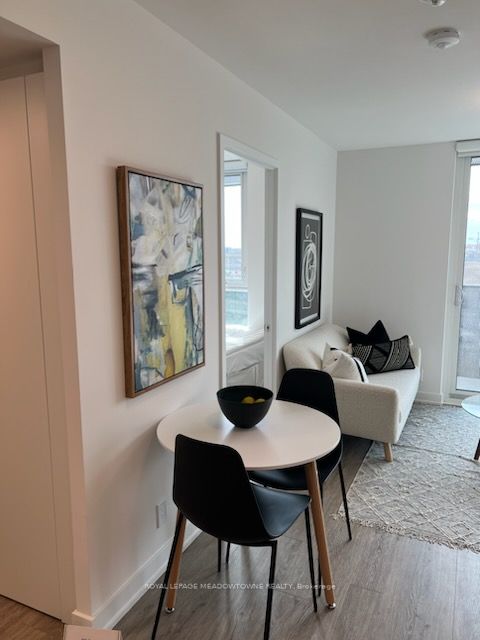 30 Tretti Way W, #720