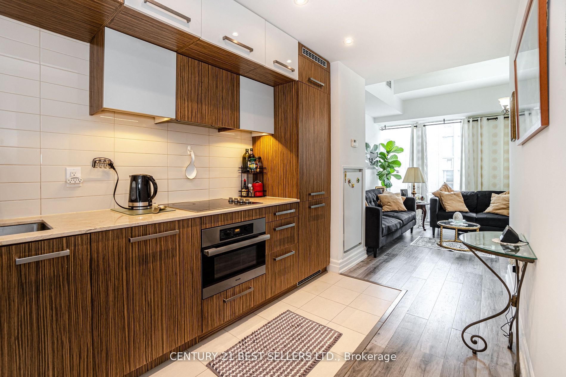 8 The Esplanade St, #506