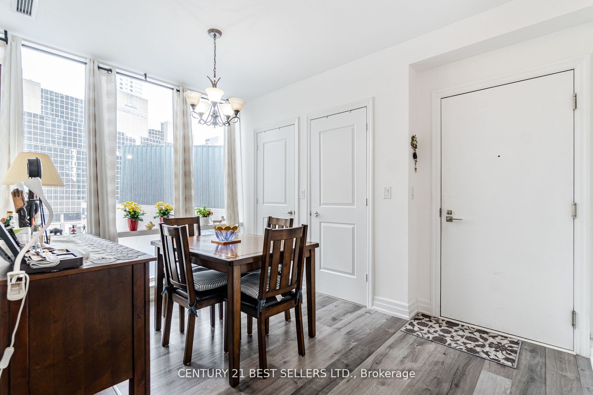 8 The Esplanade St, #506