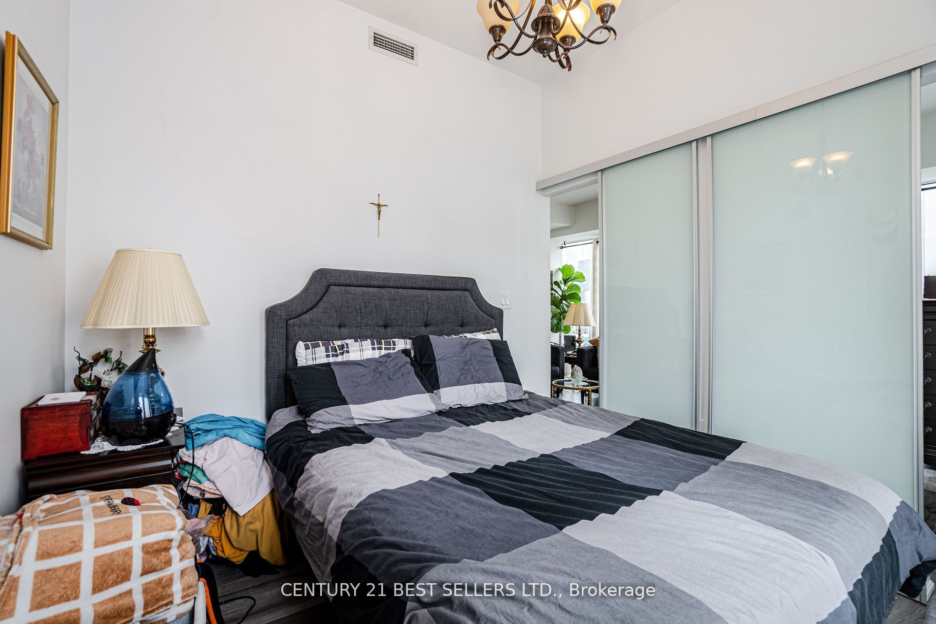 8 The Esplanade St, #506