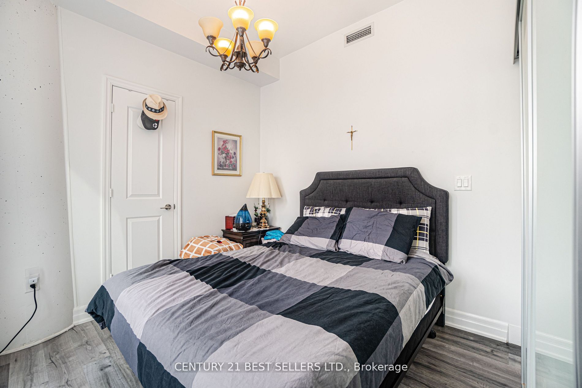 8 The Esplanade St, #506