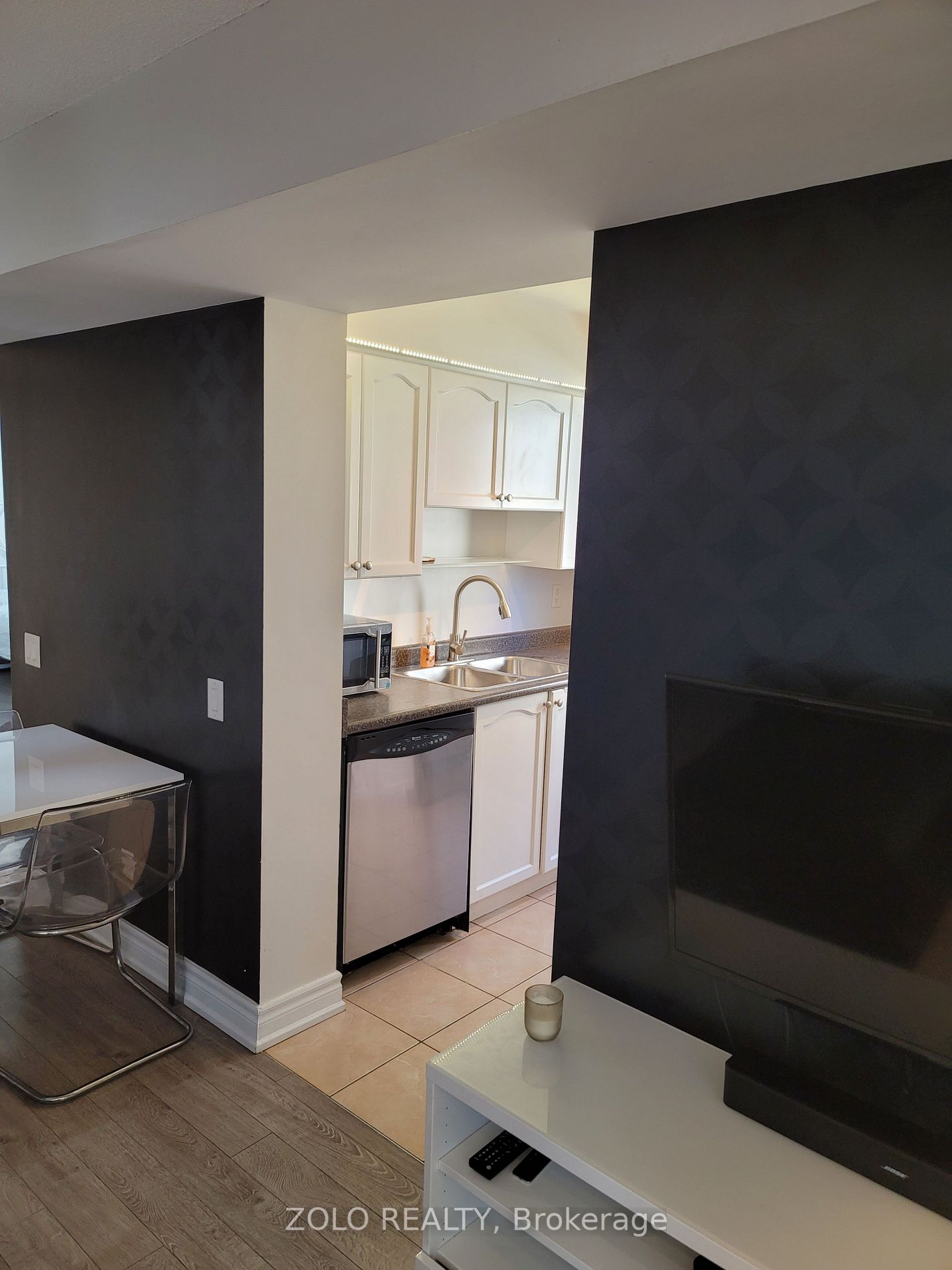 153 Beecroft Rd, #610