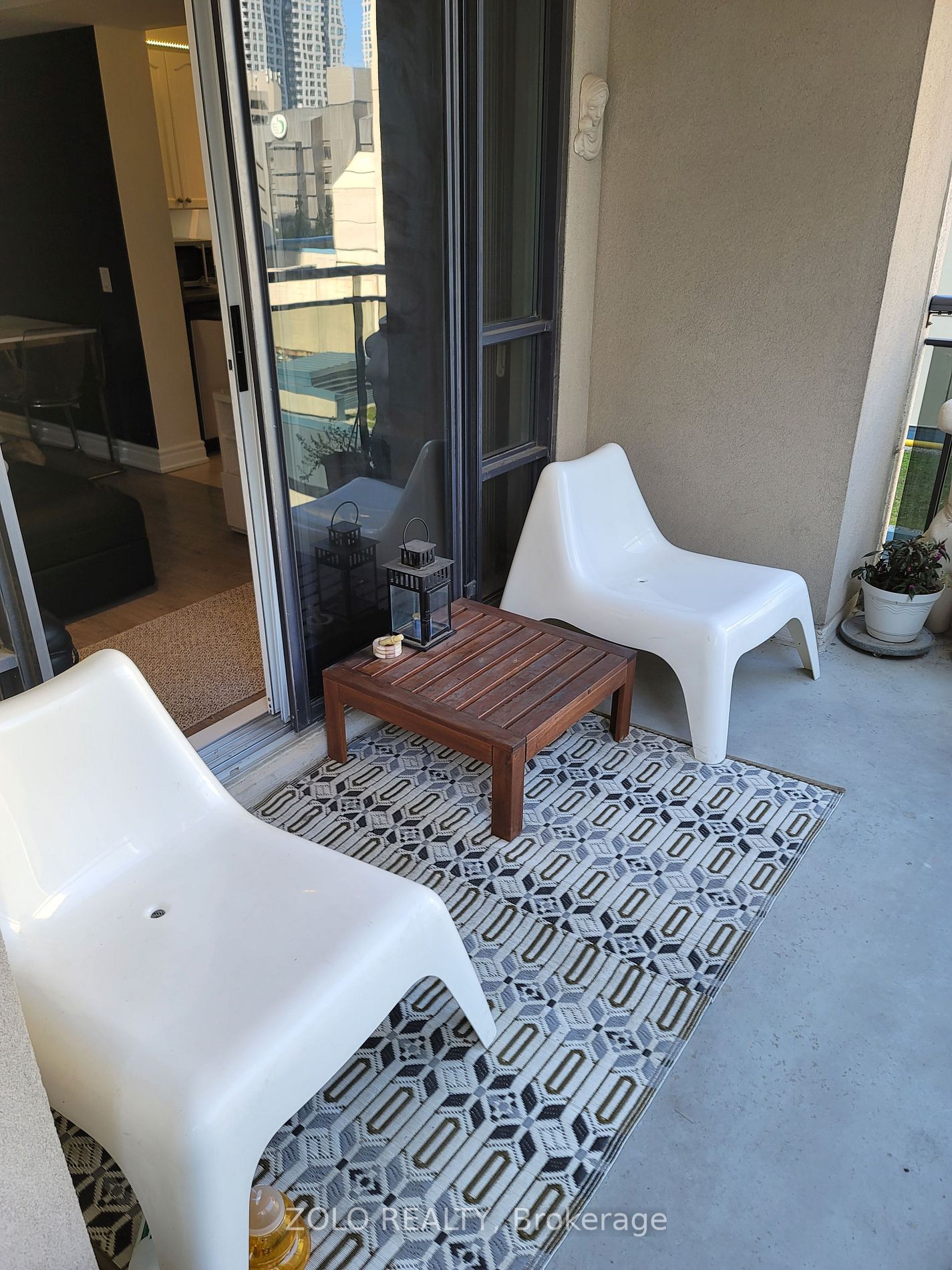 153 Beecroft Rd, #610