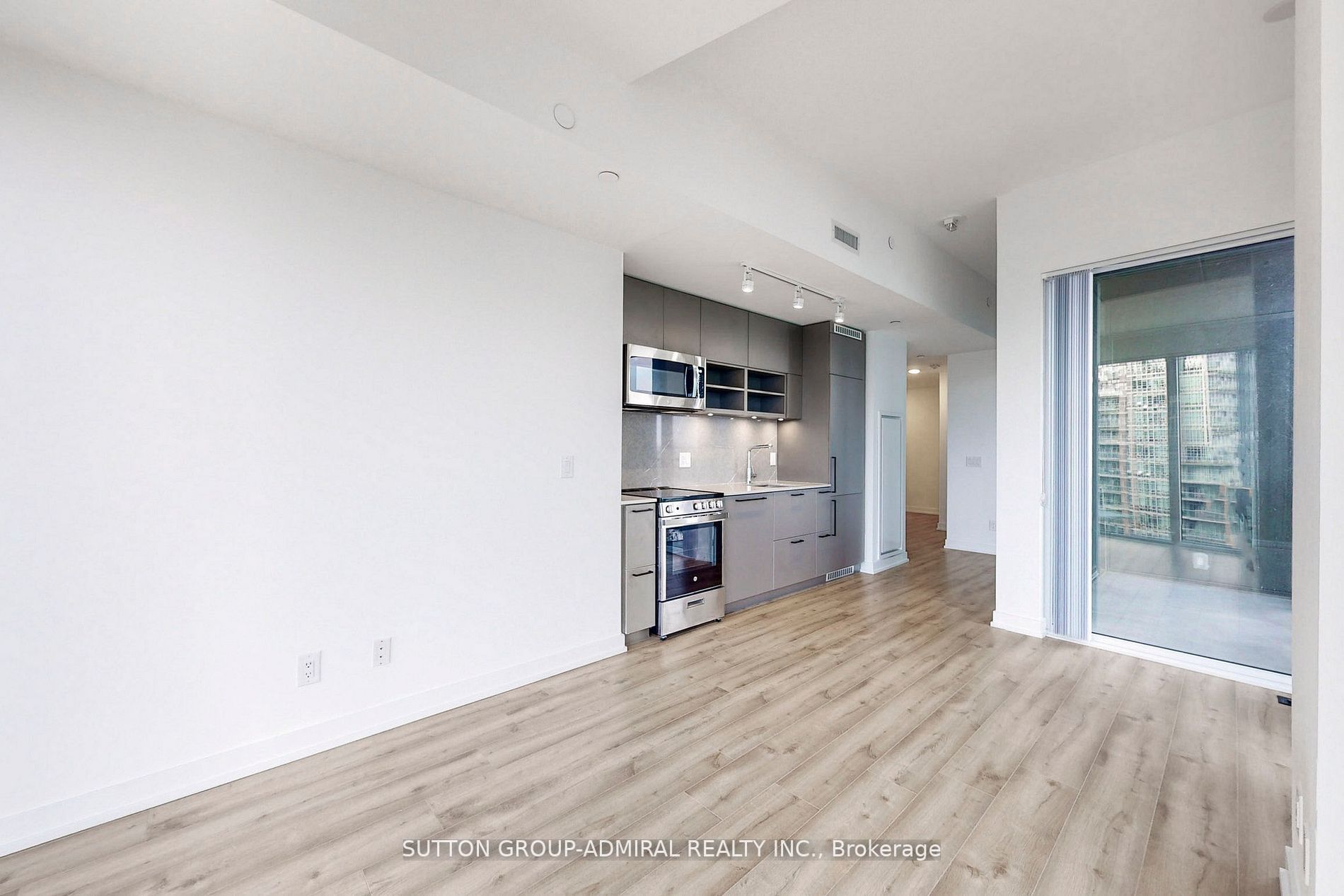 135 East Liberty St, #1510