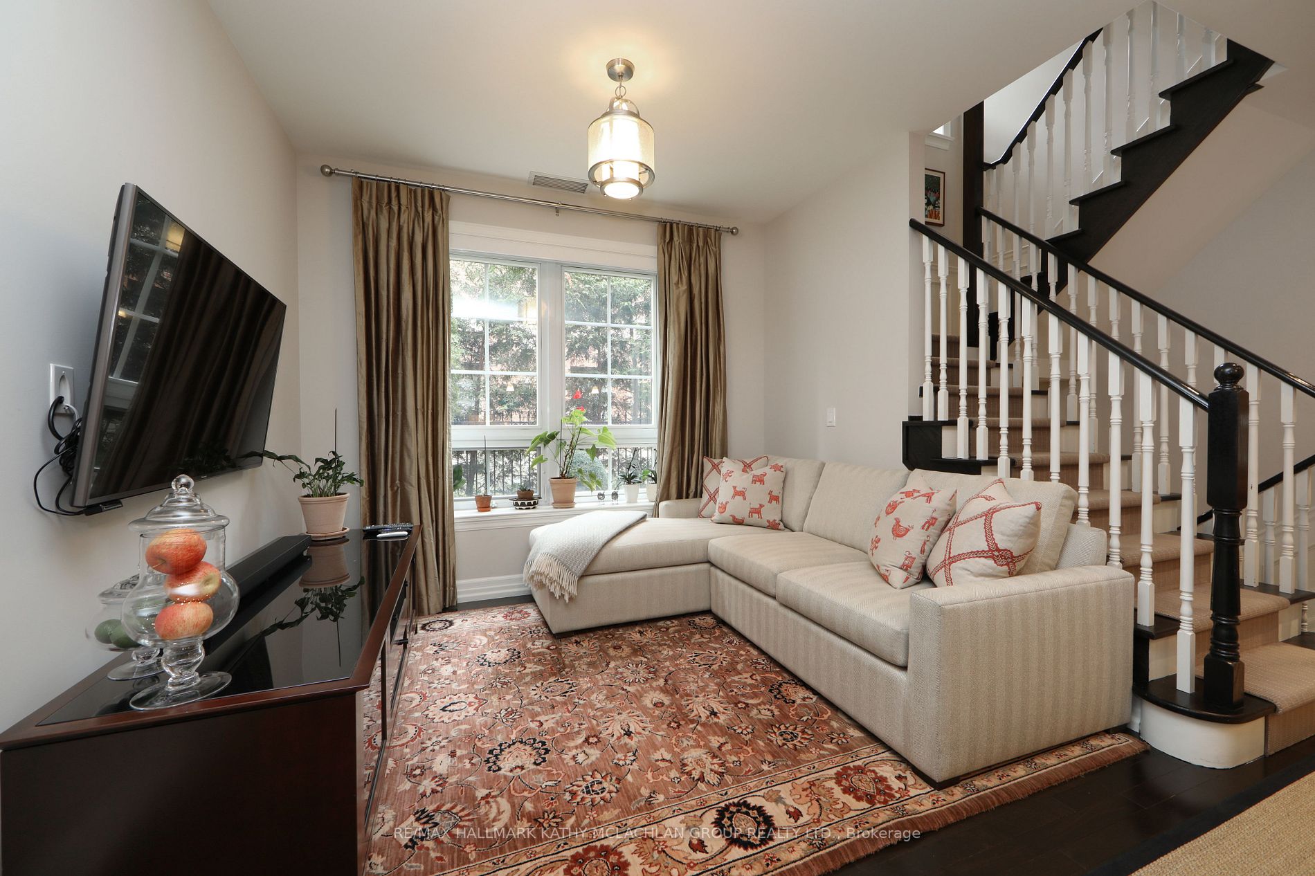 21 Burkebrook Pl, #Th5