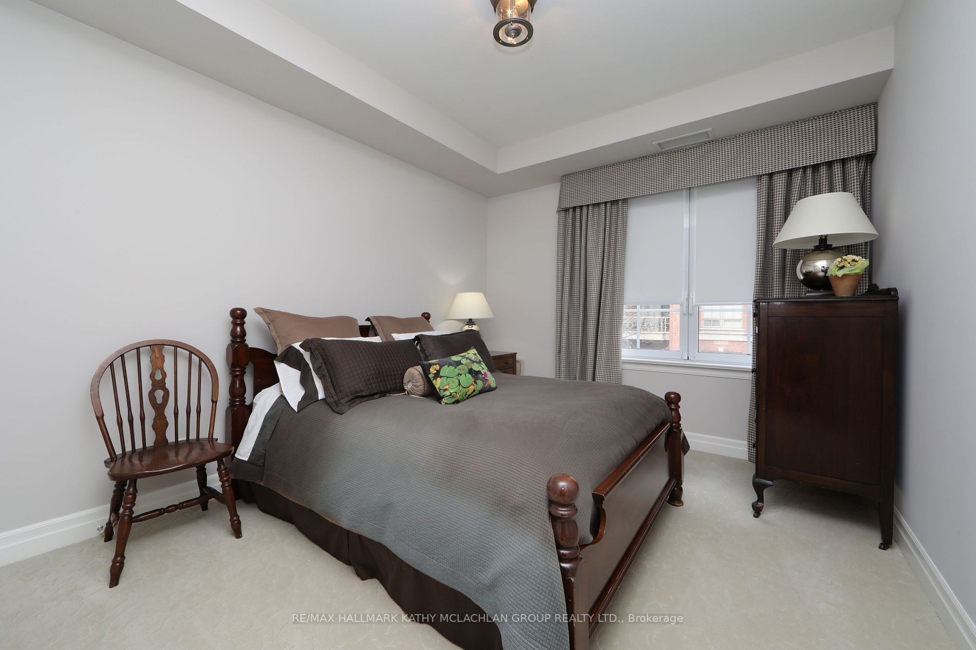 21 Burkebrook Pl, #Th5