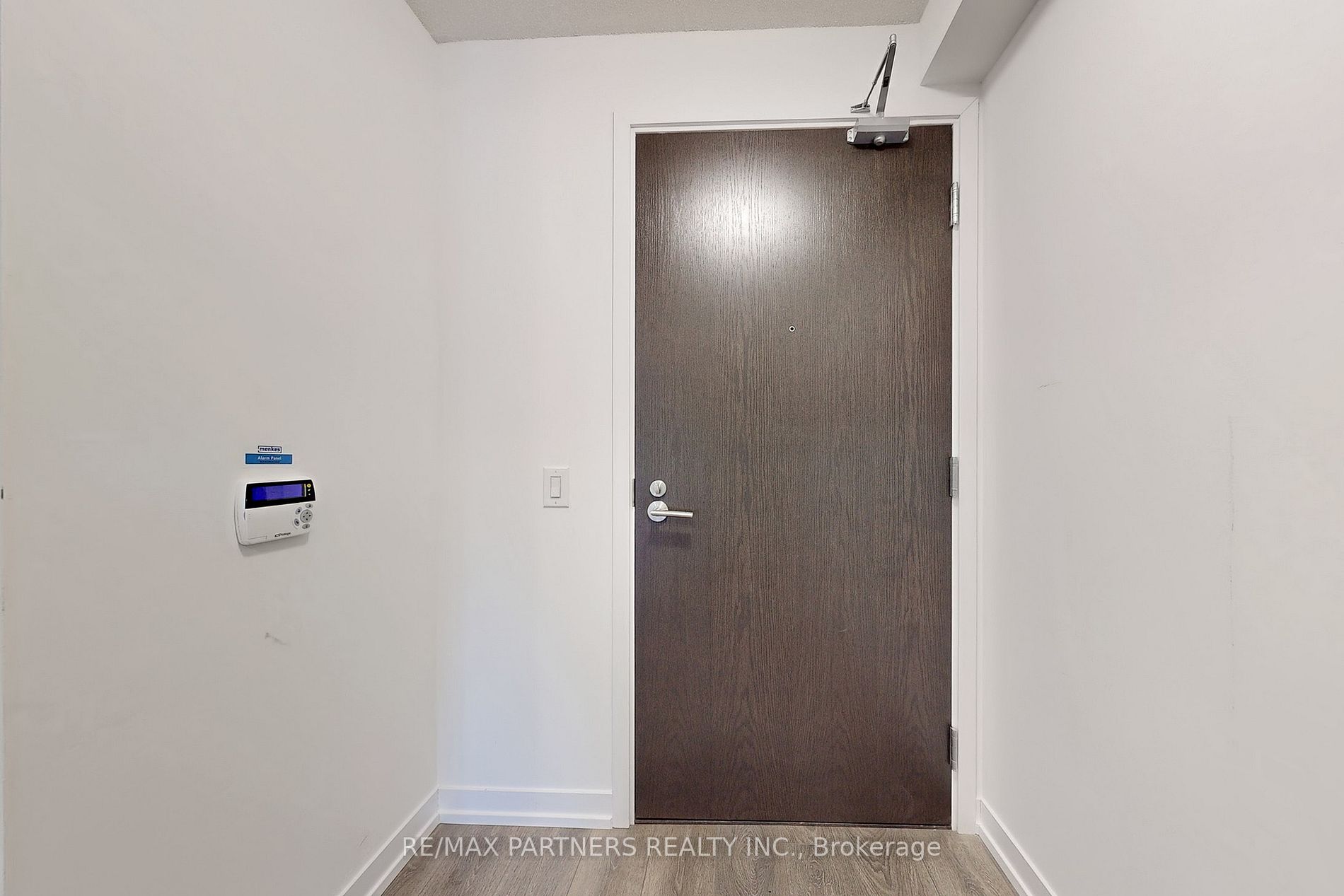 219 Dundas St E, #809