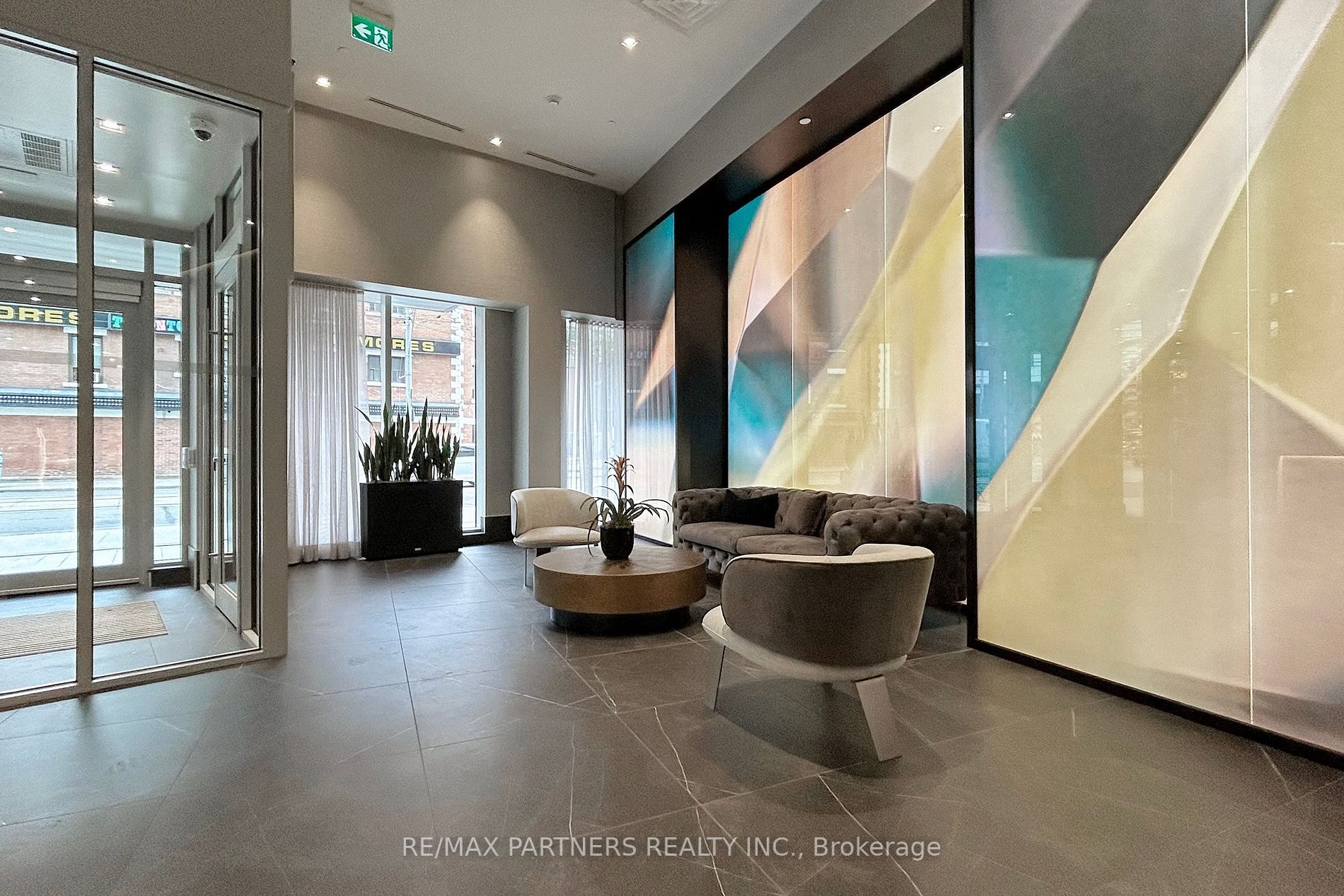 219 Dundas St E, #809