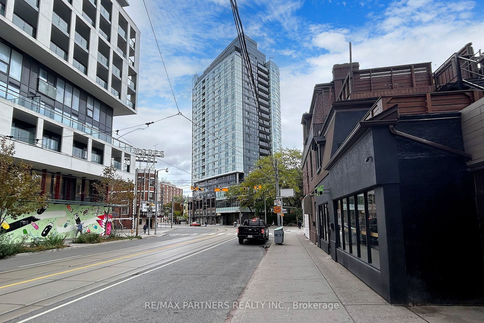 219 Dundas St E, #809