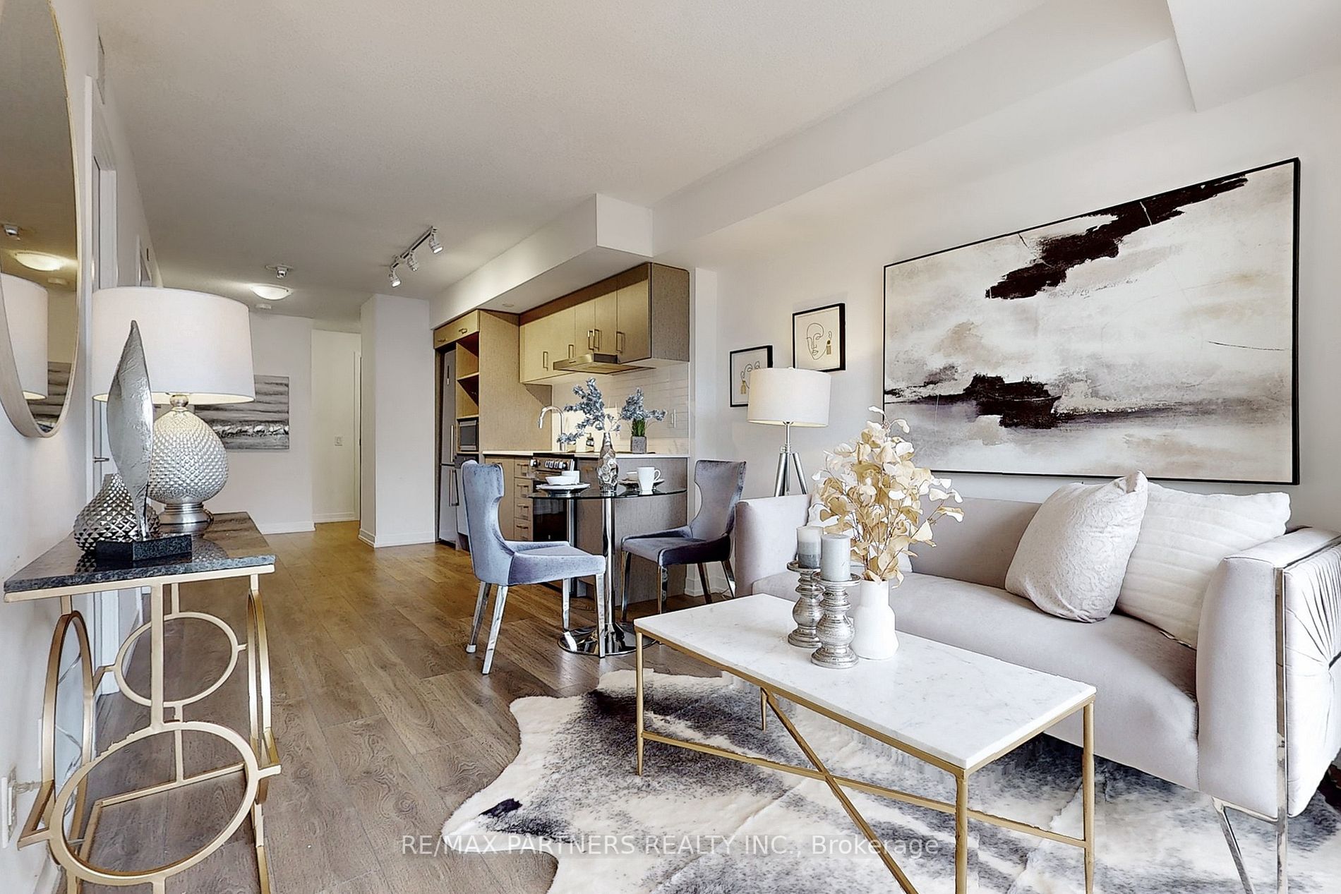 219 Dundas St E, #809