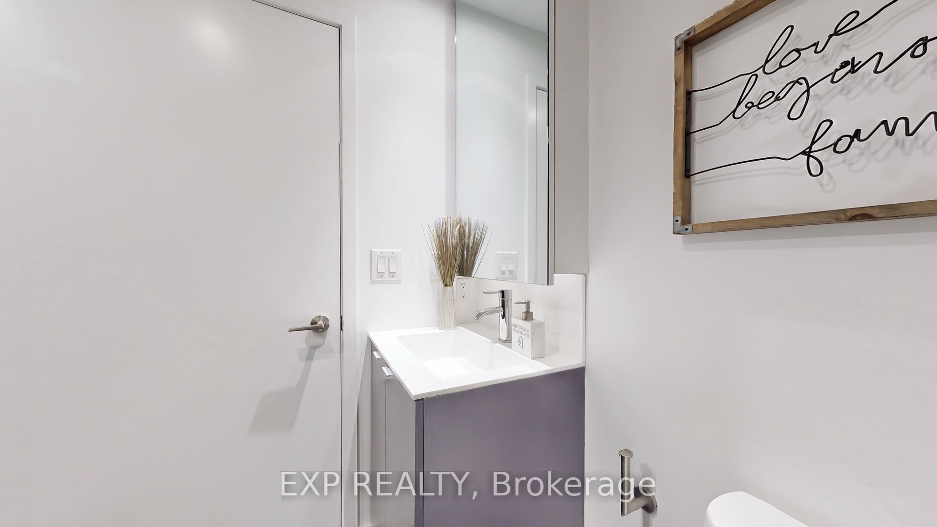 20 Edward St, #611