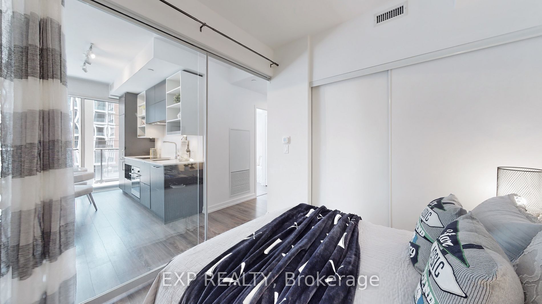 20 Edward St, #611