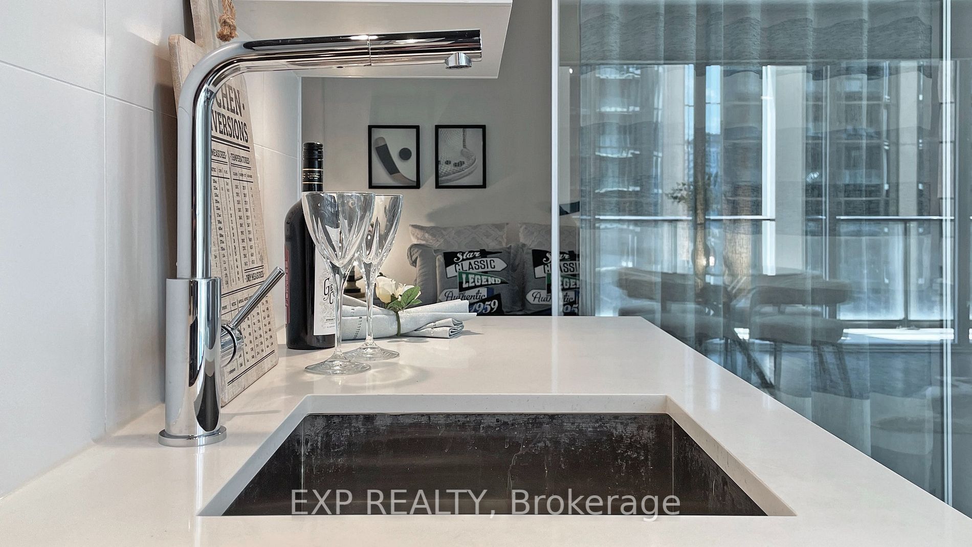 20 Edward St, #611