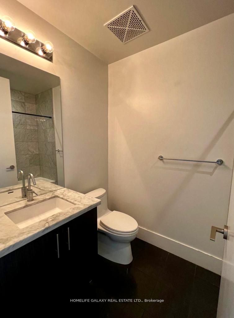 39 Queens Quay E, #934