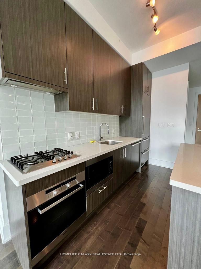 39 Queens Quay E, #934