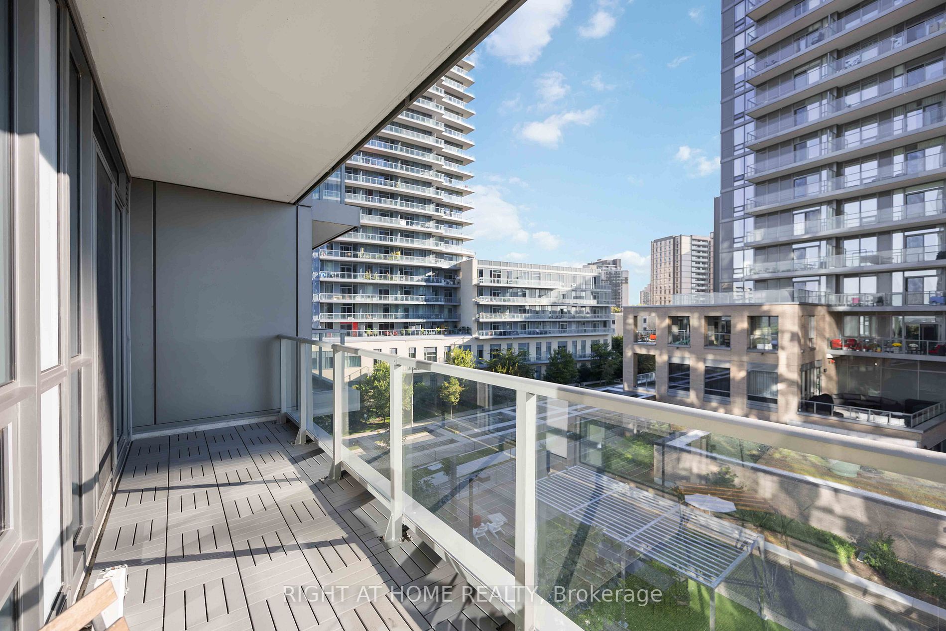 52 Forest Manor Rd, #406