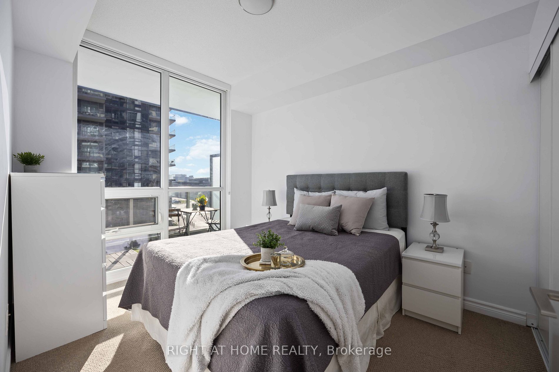 52 Forest Manor Rd, #406